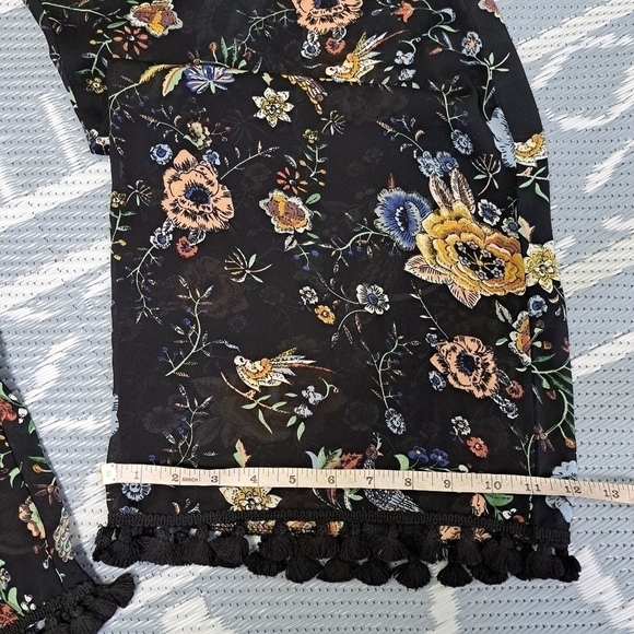 Molly Bracken Tasseled Floral-Print‎ Pants - Picture 9 of 12